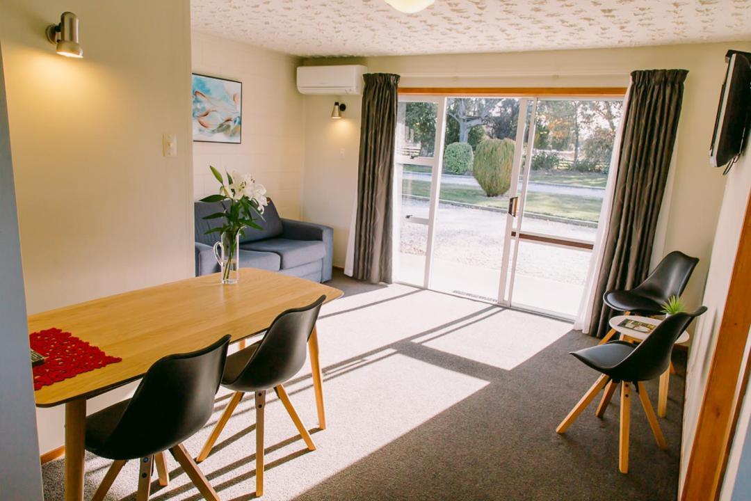Flaxbourne Motels Ward Exterior photo